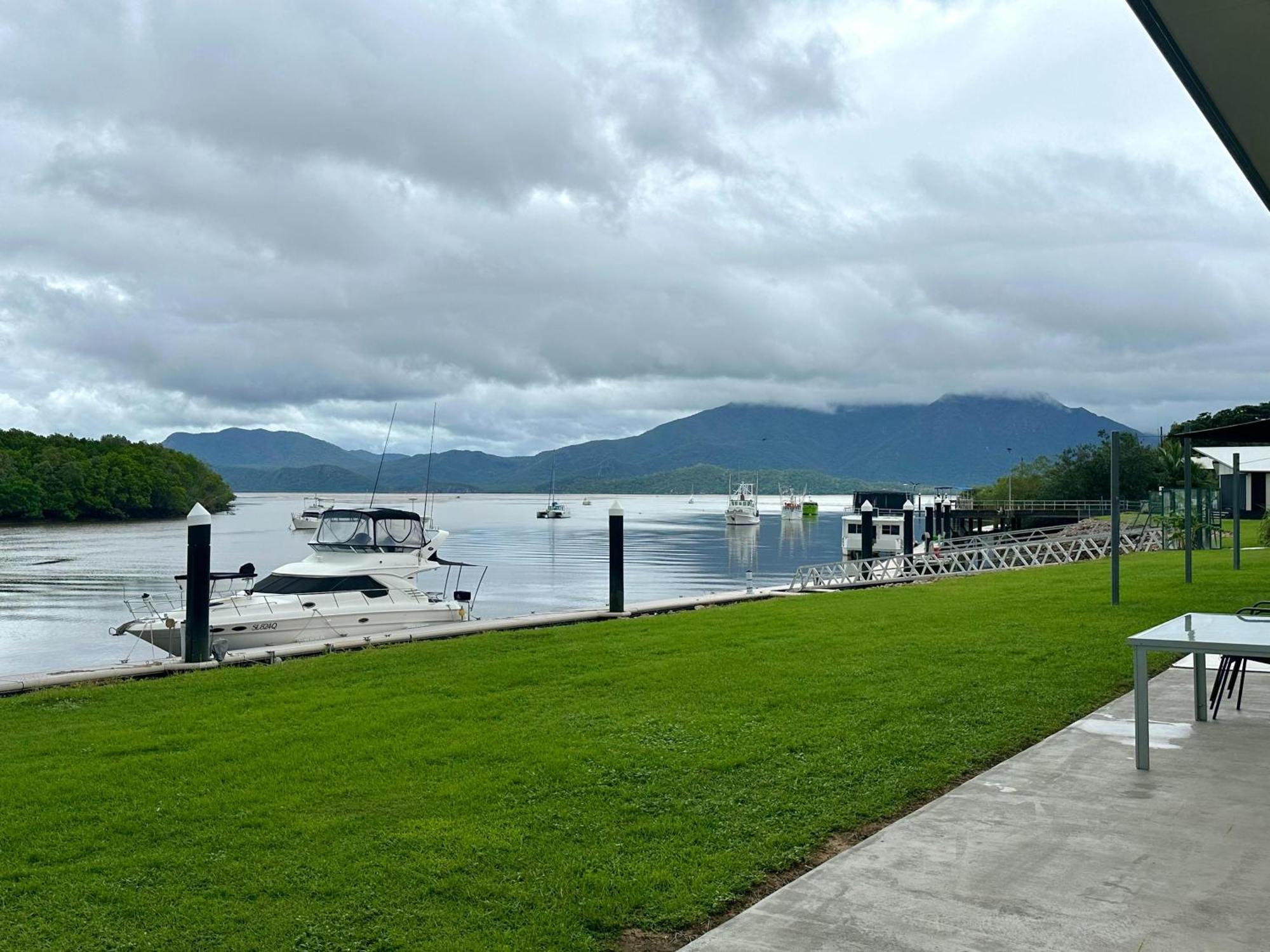 Hinchinbrook Resorts Management Pty Ltd Lucinda Luaran gambar