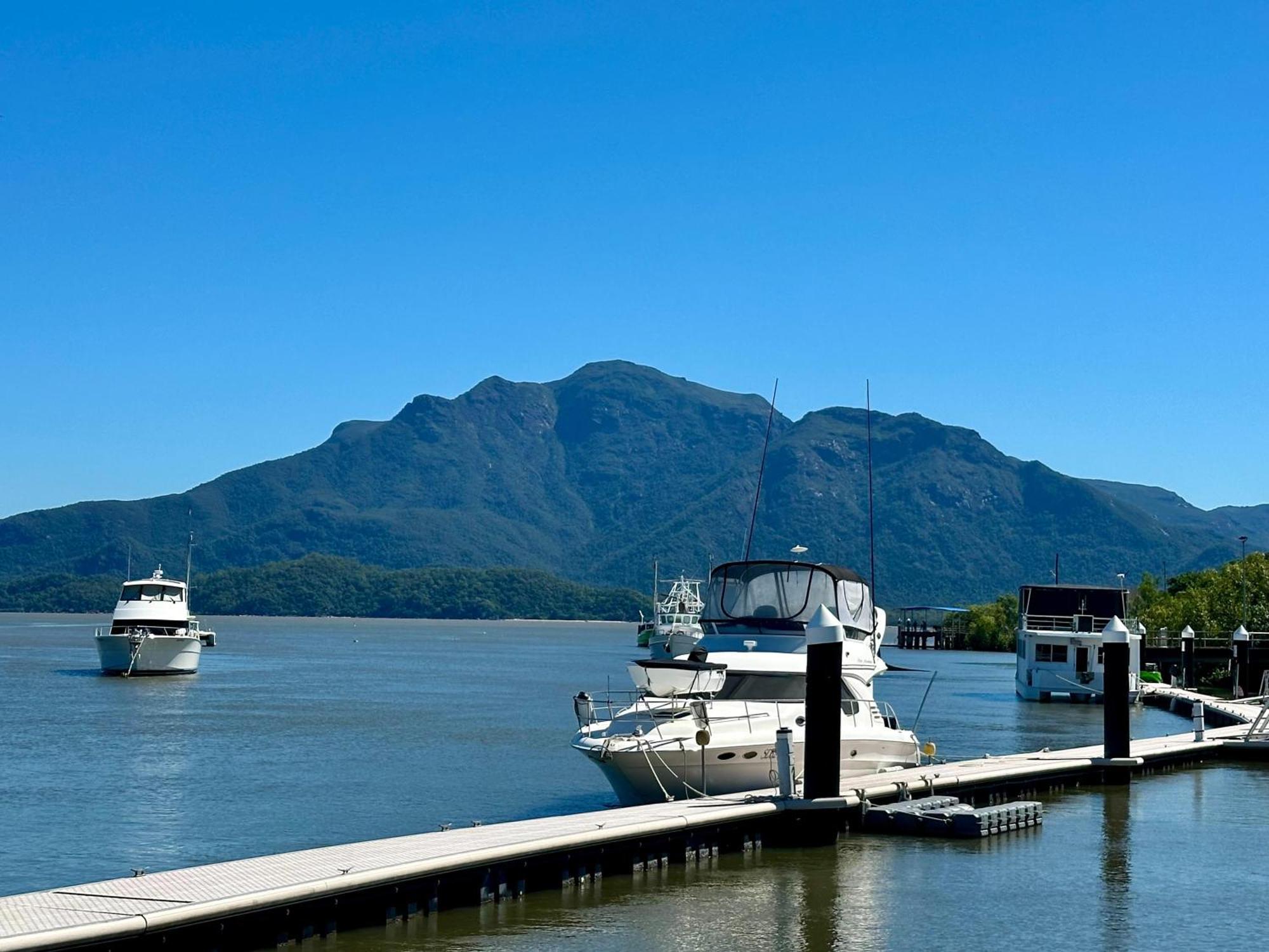 Hinchinbrook Resorts Management Pty Ltd Lucinda Luaran gambar