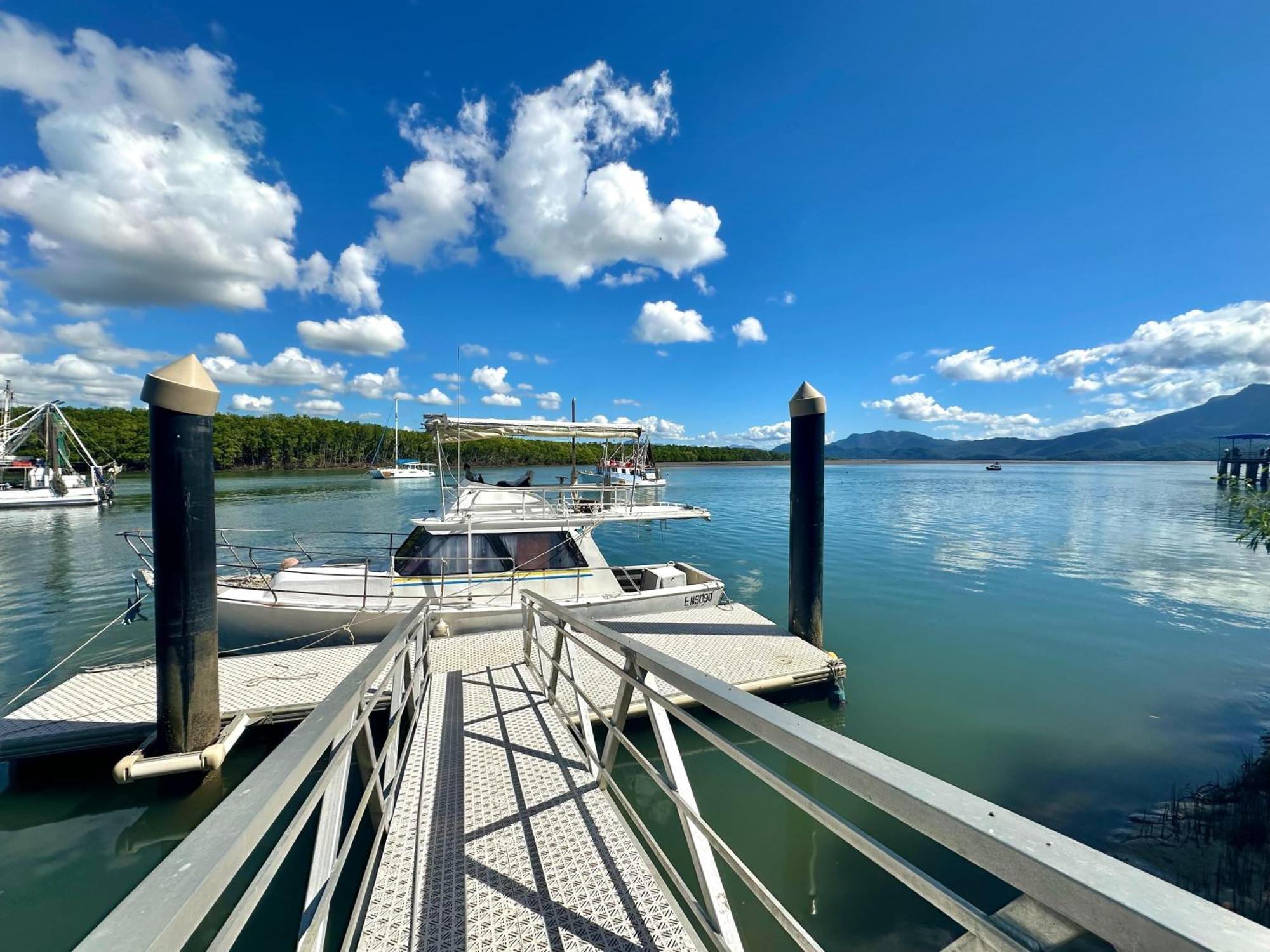 Hinchinbrook Resorts Management Pty Ltd Lucinda Luaran gambar